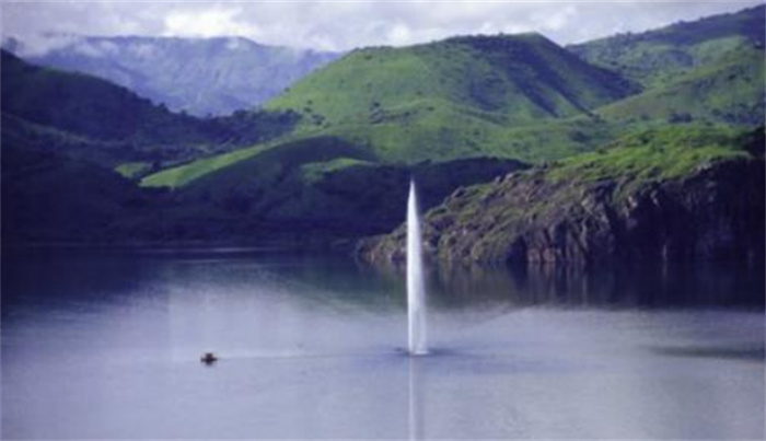 世界上最神秘的湖是什么湖（尼奥斯湖）